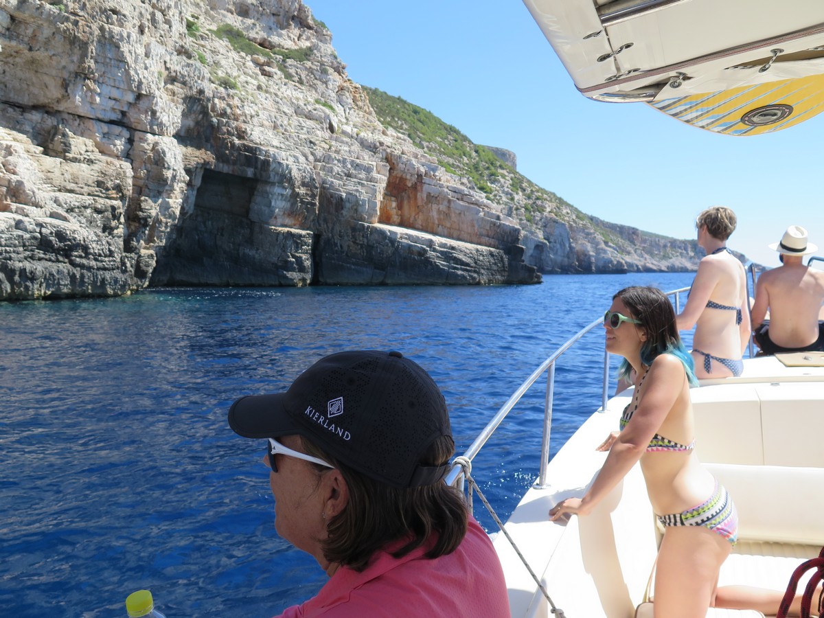 Boat tours Vis island