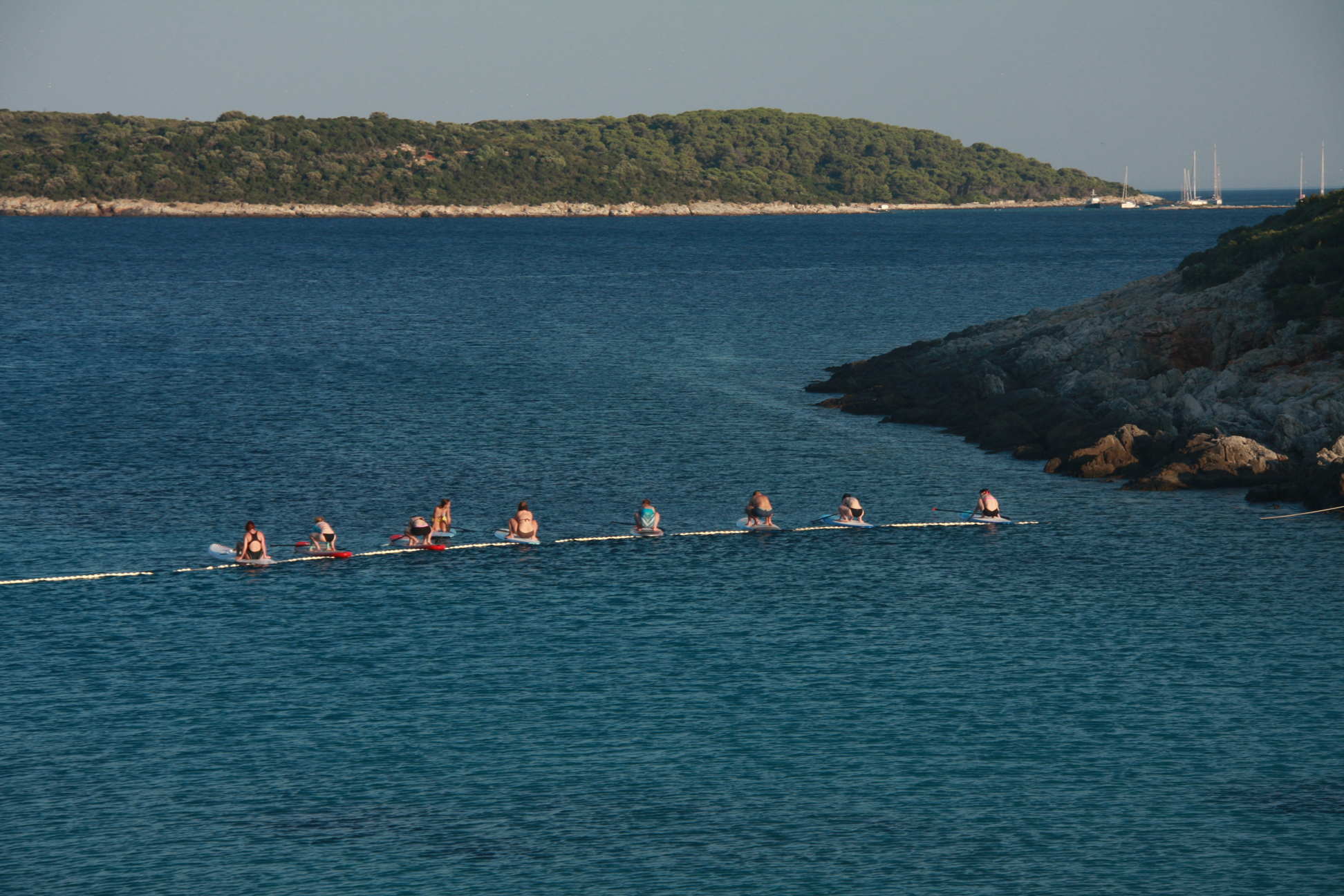 sup-yoga-vis-island-croatia-1