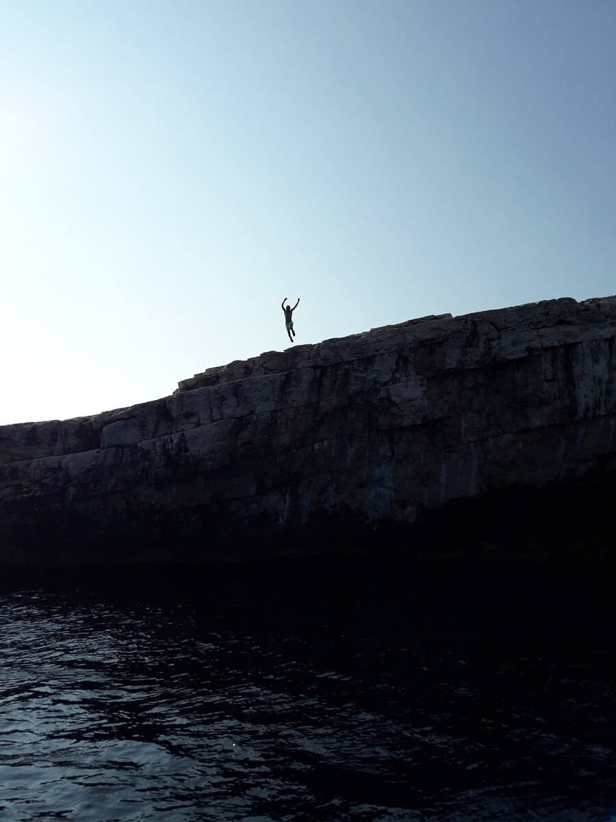 Dws & Cliff jumping Vis island